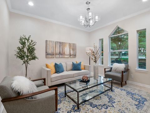 9402 Bluegrass DR Austin TX 78759