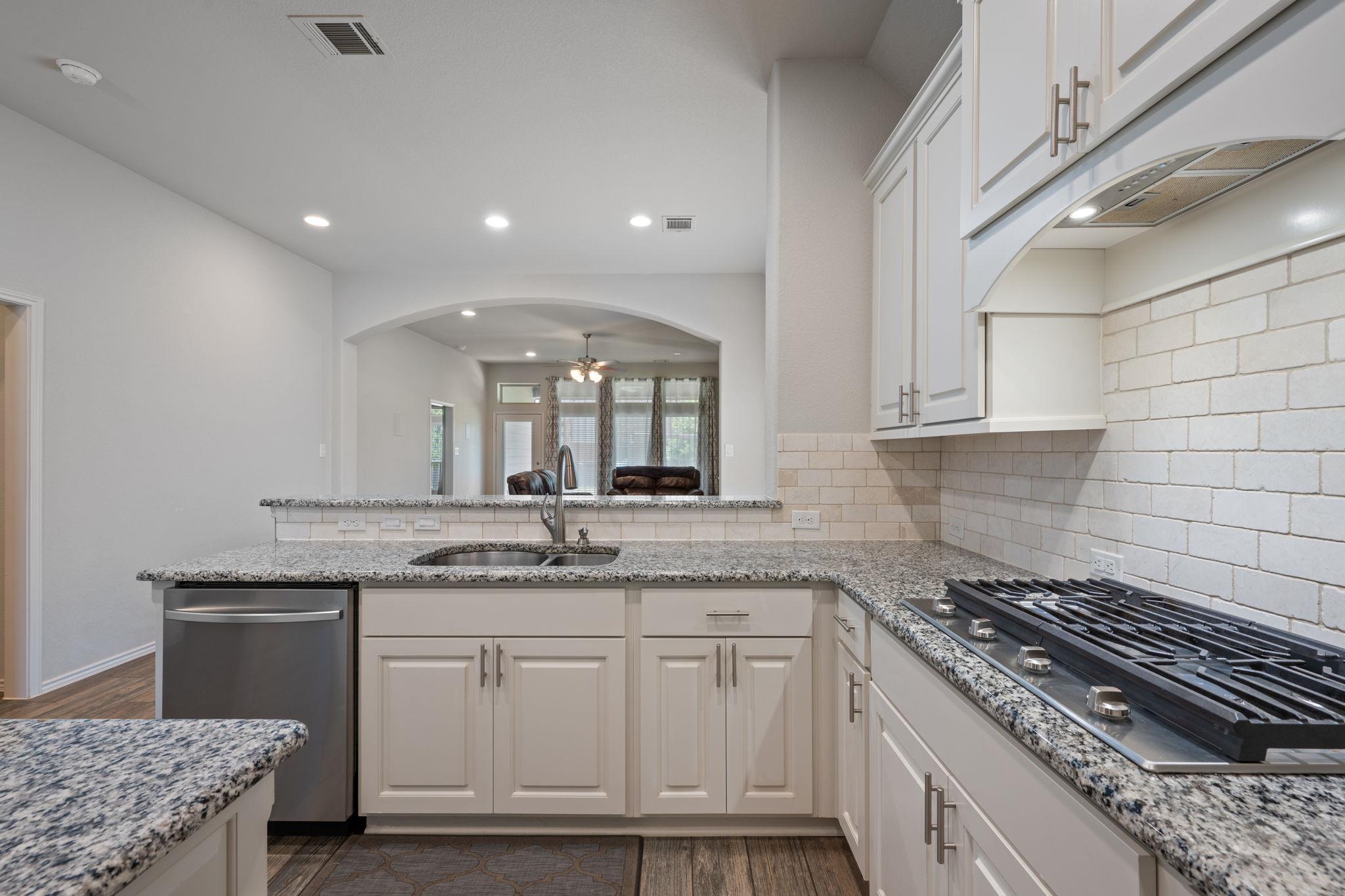 204 Lacey Oak LOOP