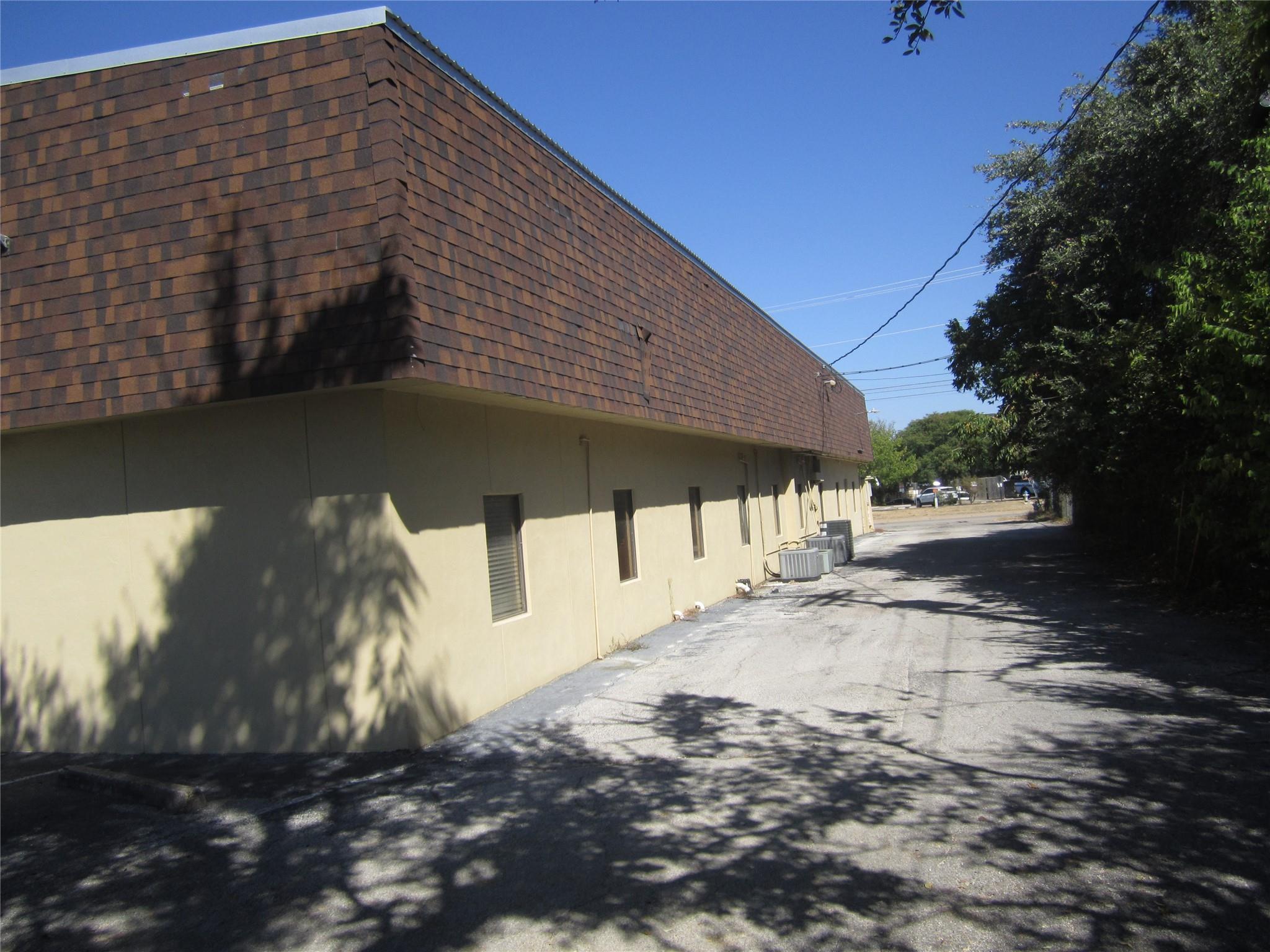 504 Leander RD