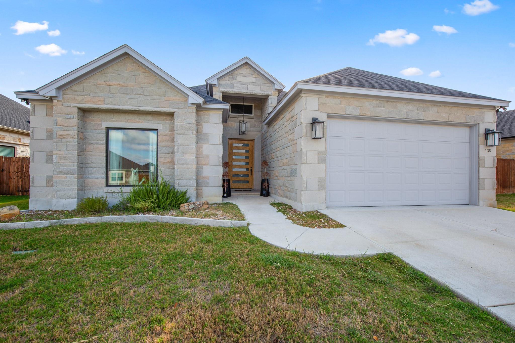 136 Greg LN
