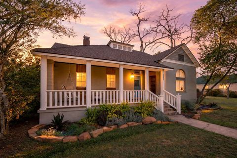 Photo of 1202 Pecan ST, Bastrop, TX 78602 (MLS # 9543821)