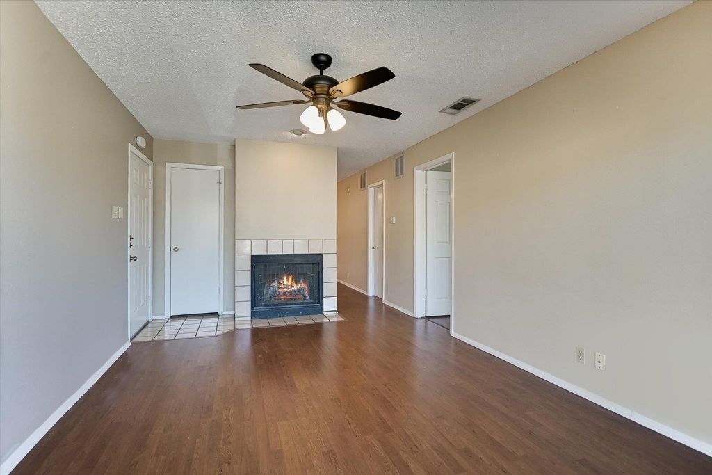 Photo of 3115 Helms ST #112, Austin, TX 78705 (MLS # 1095274)