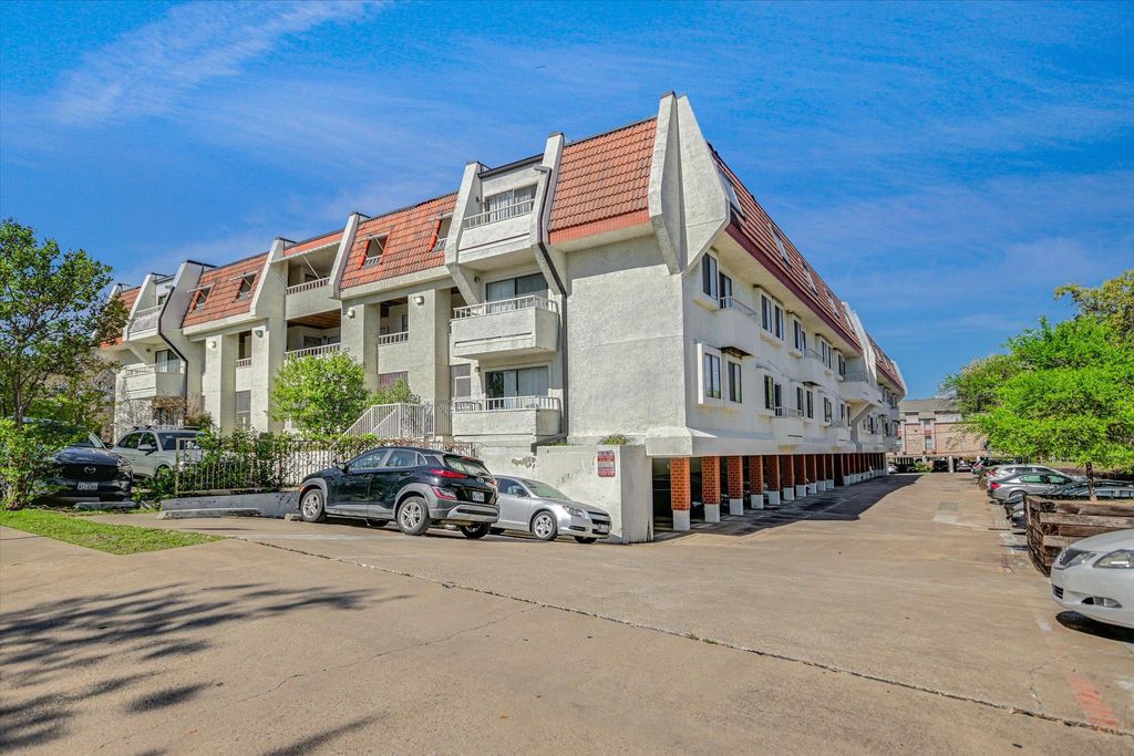 Photo of 3115 Helms ST #112, Austin, TX 78705 (MLS # 1095274)