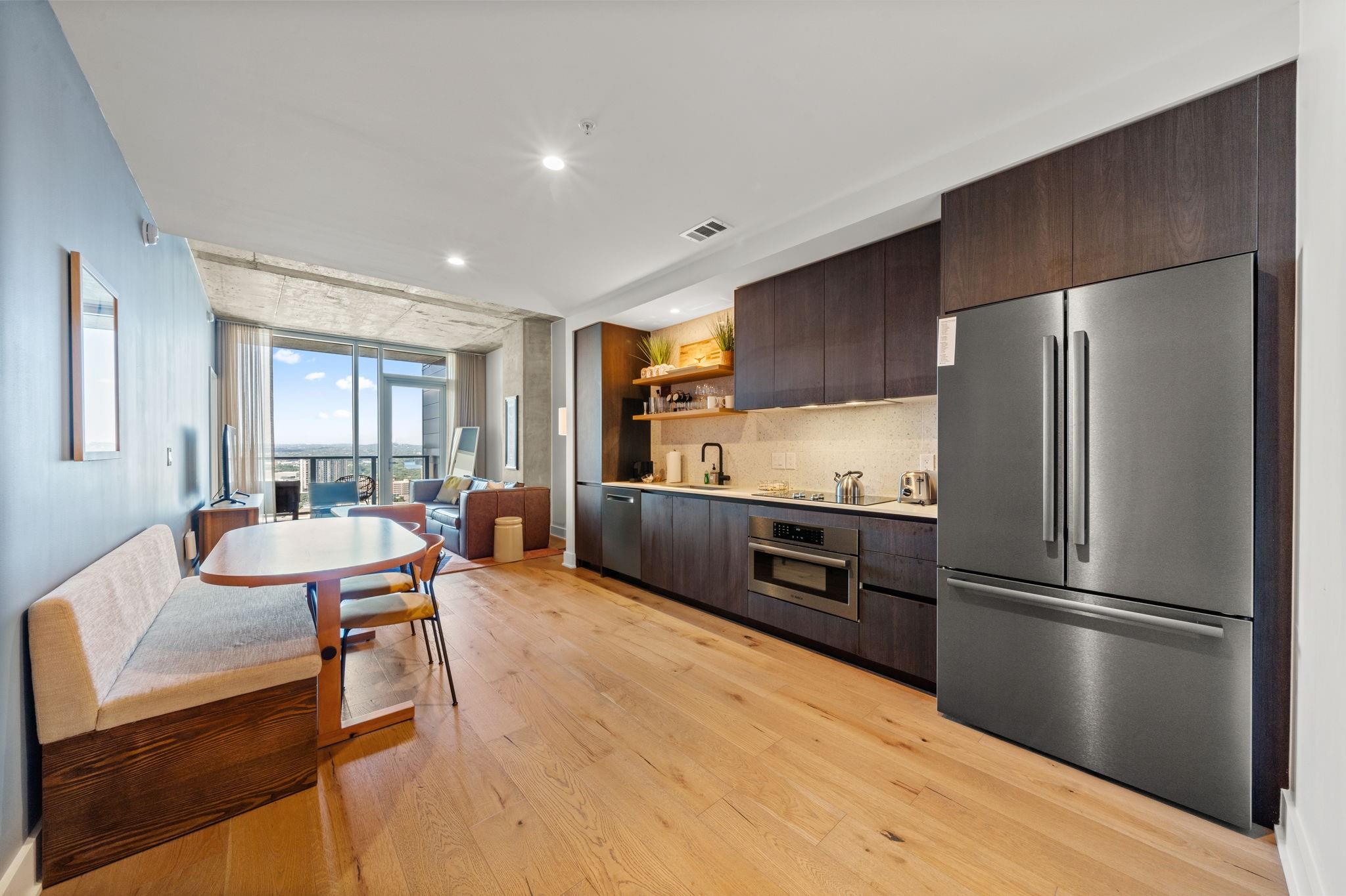 48 East Ave 2511