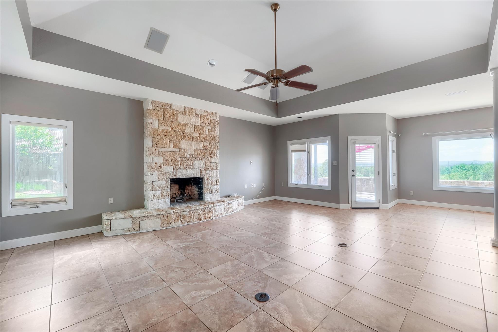 1607 Clubhouse Hill DR