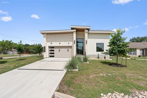 Photo of 21408 Lakefront DR, Lago Vista, TX 78645 (MLS # 2467387)