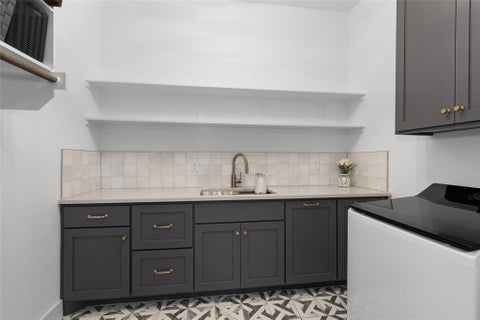Tiny photo for 21408 Lakefront DR, Lago Vista, TX 78645 (MLS # 2467387)