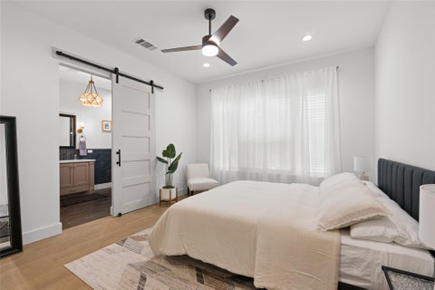 Tiny photo for 21408 Lakefront DR, Lago Vista, TX 78645 (MLS # 2467387)
