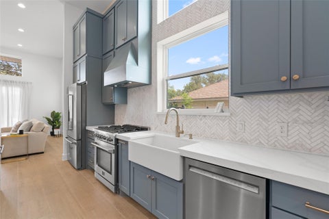 Tiny photo for 21408 Lakefront DR, Lago Vista, TX 78645 (MLS # 2467387)