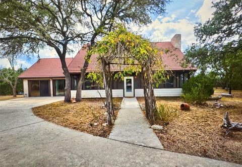 111 Circle DR Wimberley TX 78676