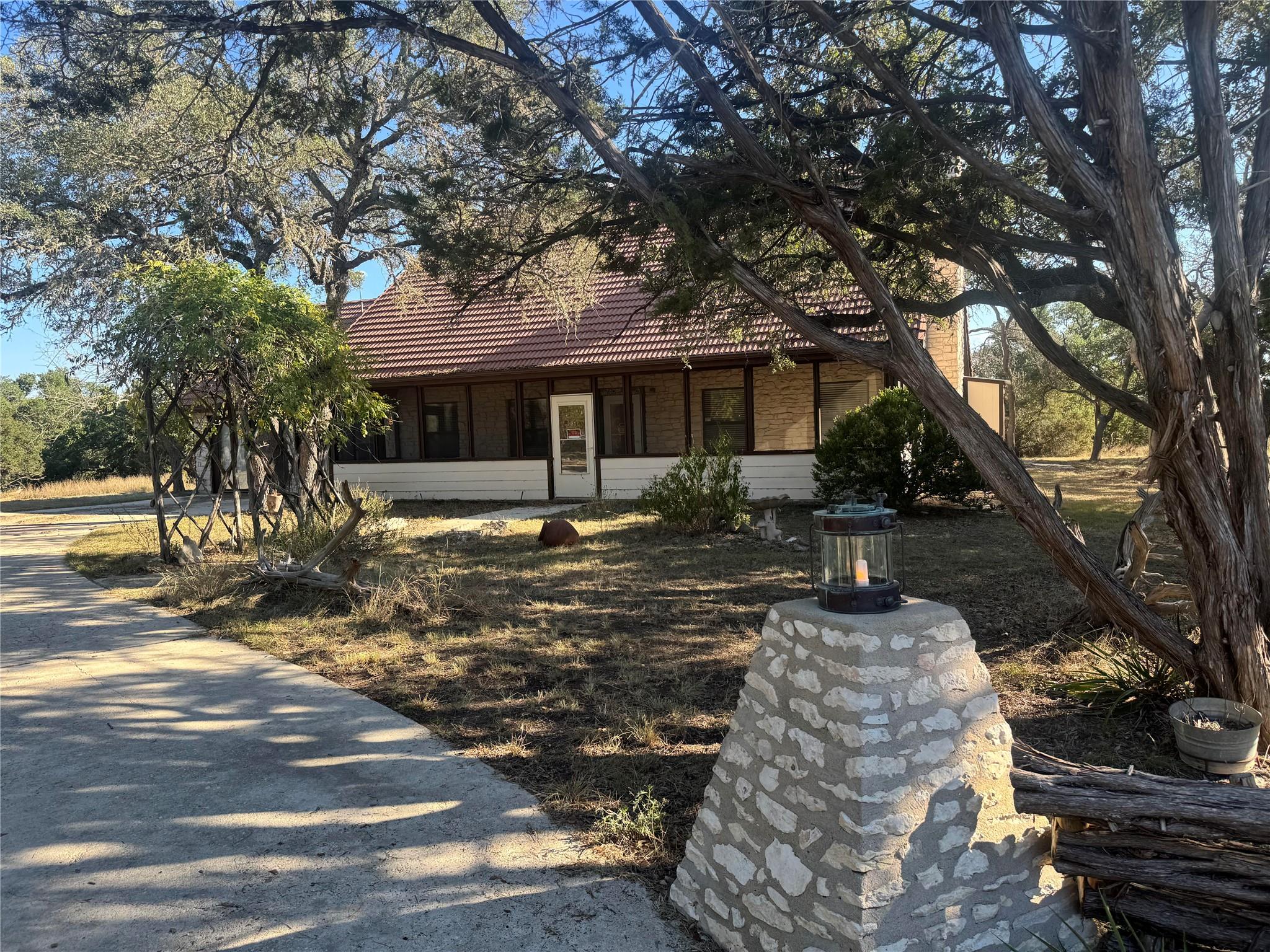 111 Circle DR
