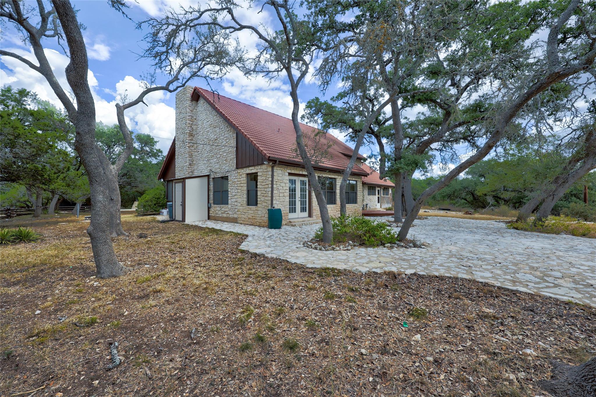 111 Circle DR