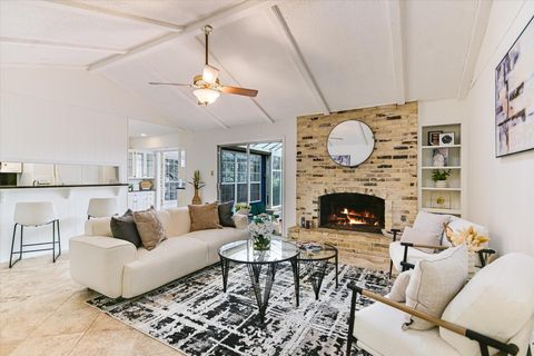 Photo of 7201 Mesa DR, Austin, TX 78731 (MLS # 8631676)