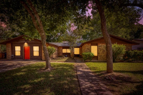 Photo of 5800 Coolbrook DR, Austin, TX 78724 (MLS # 3686478)