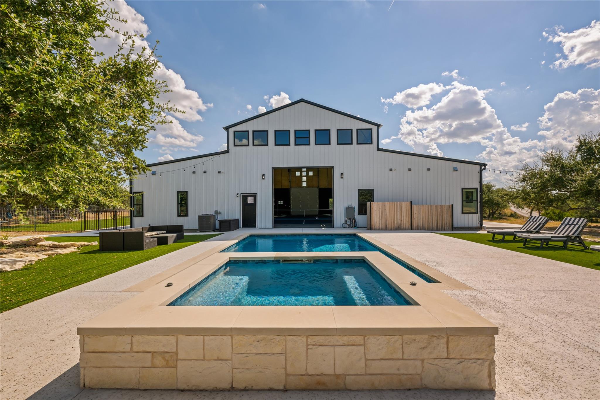 1118 Harmon Hills RD