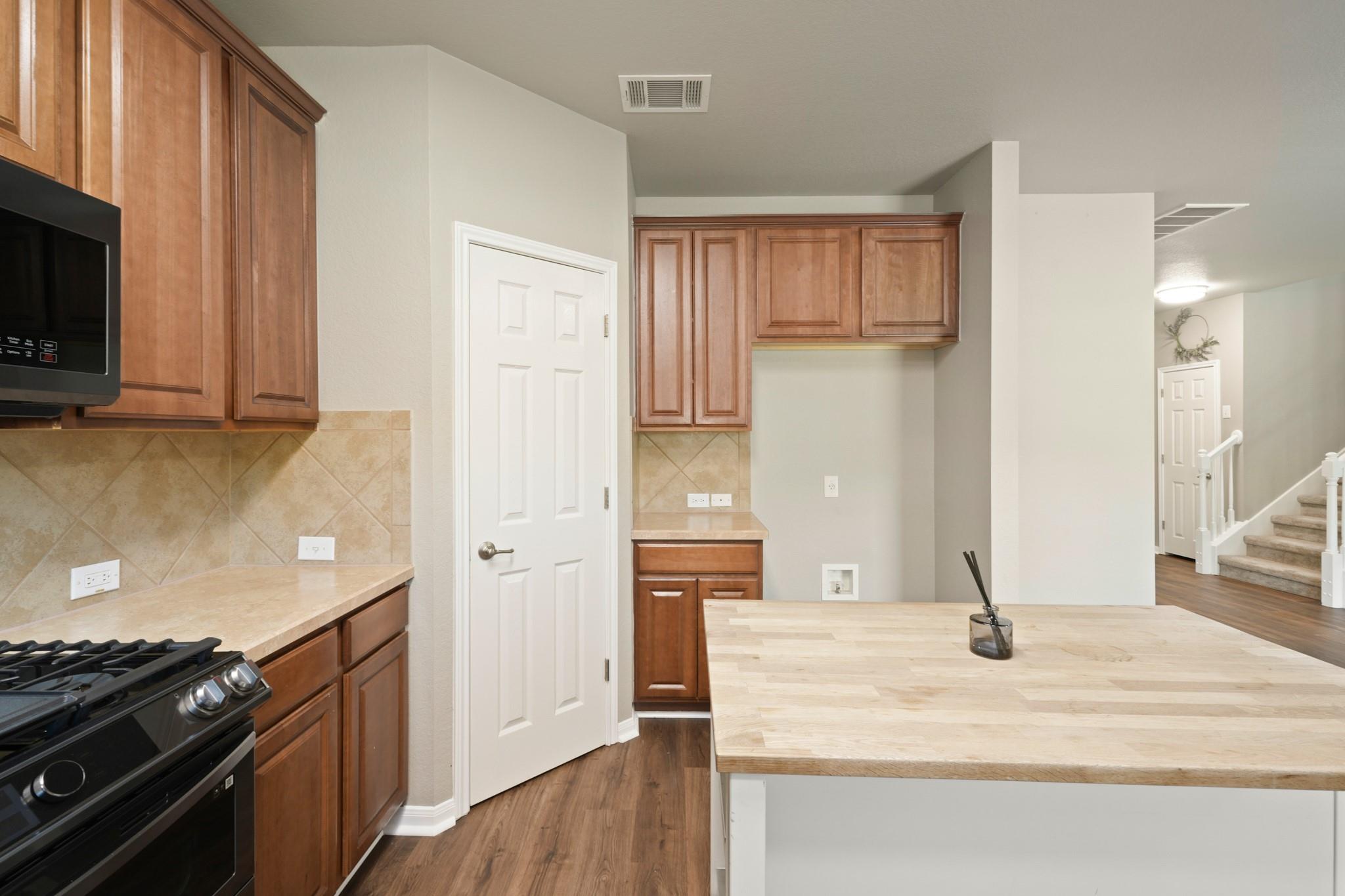 Georgetown, Texas 78628, United States, 4 Bedrooms Bedrooms, ,3 BathroomsBathrooms,Residential,Active,166561