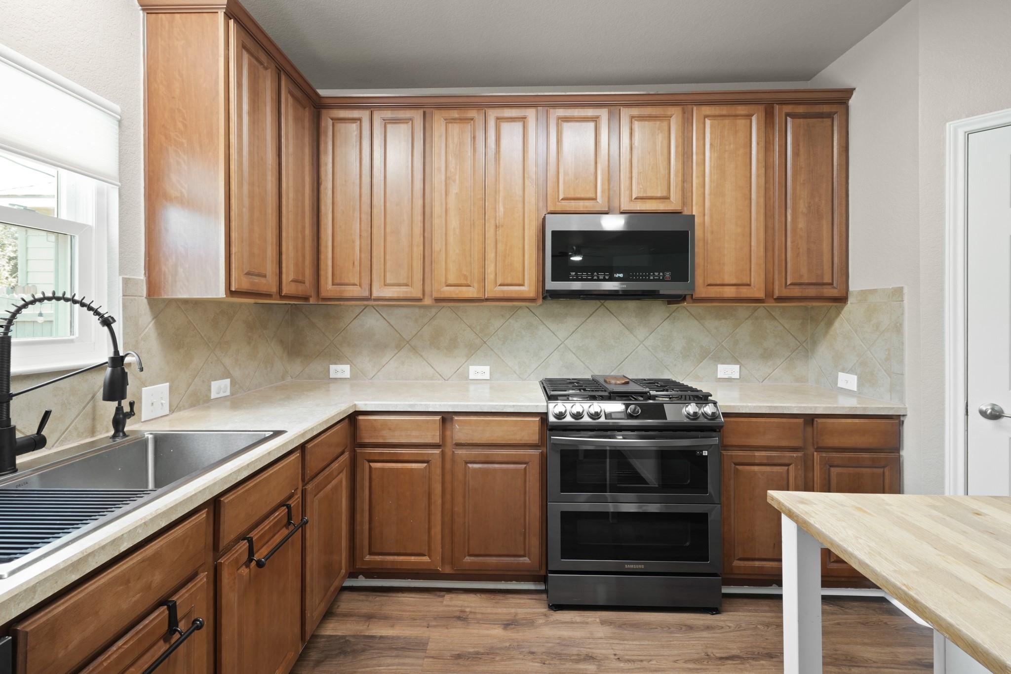 Georgetown, Texas 78628, United States, 4 Bedrooms Bedrooms, ,3 BathroomsBathrooms,Residential,Active,166561