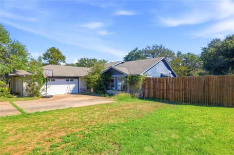 Photo of 11107 Stormy Ridge RD, Austin, TX 78739 (MLS # 3624413)