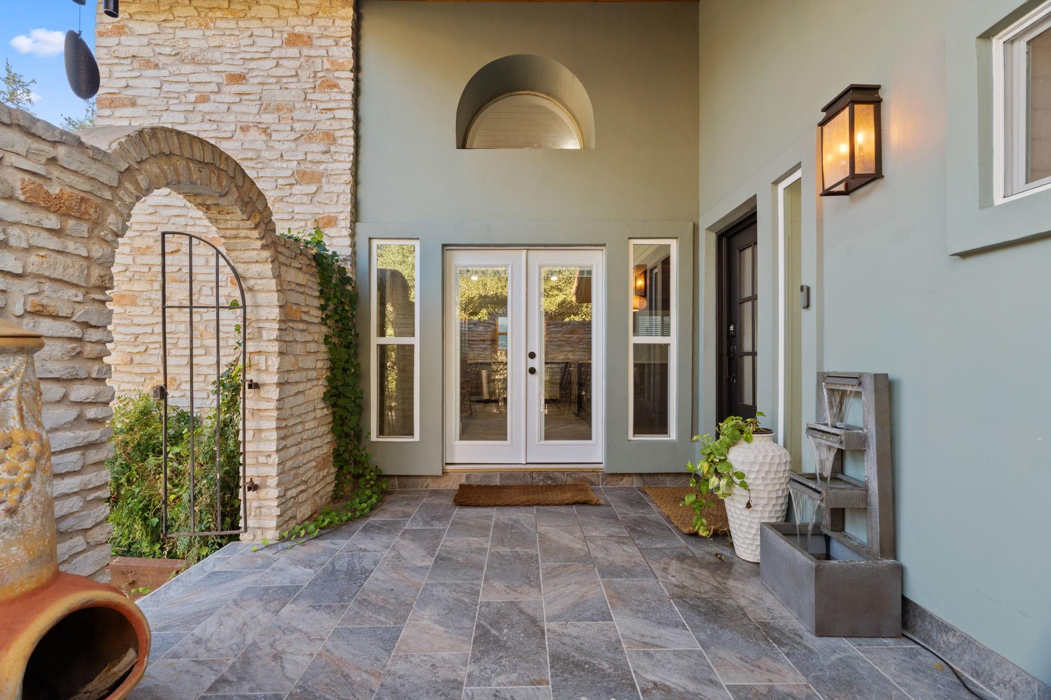 212 Crescent BLF