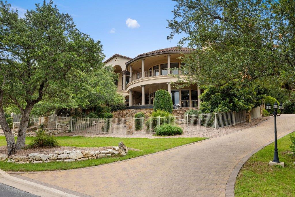 312 Camino Arbolago