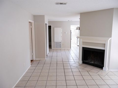 Photo of 1903 W Loop Loop #B, Austin, TX 78758 (MLS # 3881296)