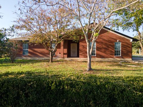 Photo of 3163 Lomas Rodando Calzada, Kempner, TX 76539 (MLS # 2594932)