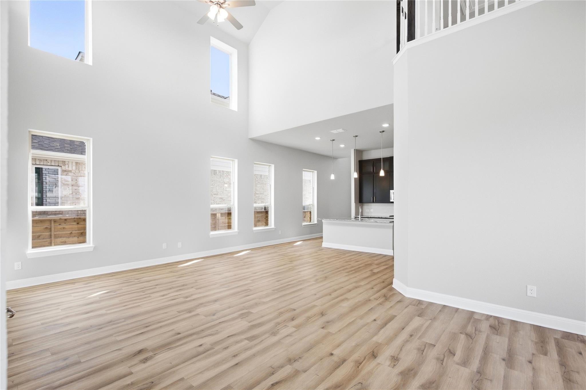 253 Bloomington LOOP