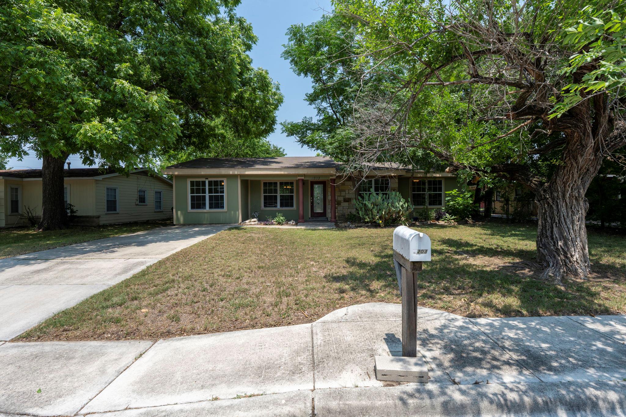 1203 Haynes ST