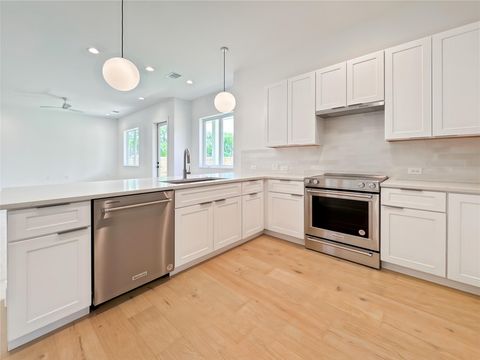 Tiny photo for 3614 Abbate CIR #B, Austin, TX 78721 (MLS # 5382705)