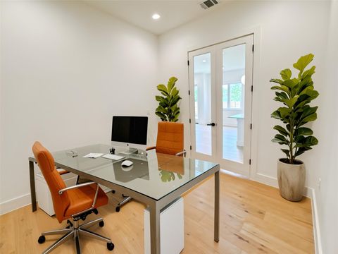 Tiny photo for 3614 Abbate CIR #B, Austin, TX 78721 (MLS # 5382705)