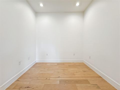 Tiny photo for 3614 Abbate CIR #B, Austin, TX 78721 (MLS # 5382705)