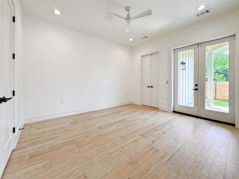 Tiny photo for 3614 Abbate CIR #B, Austin, TX 78721 (MLS # 5382705)