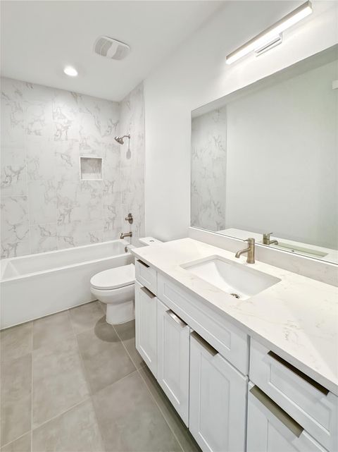 Tiny photo for 3614 Abbate CIR #B, Austin, TX 78721 (MLS # 5382705)