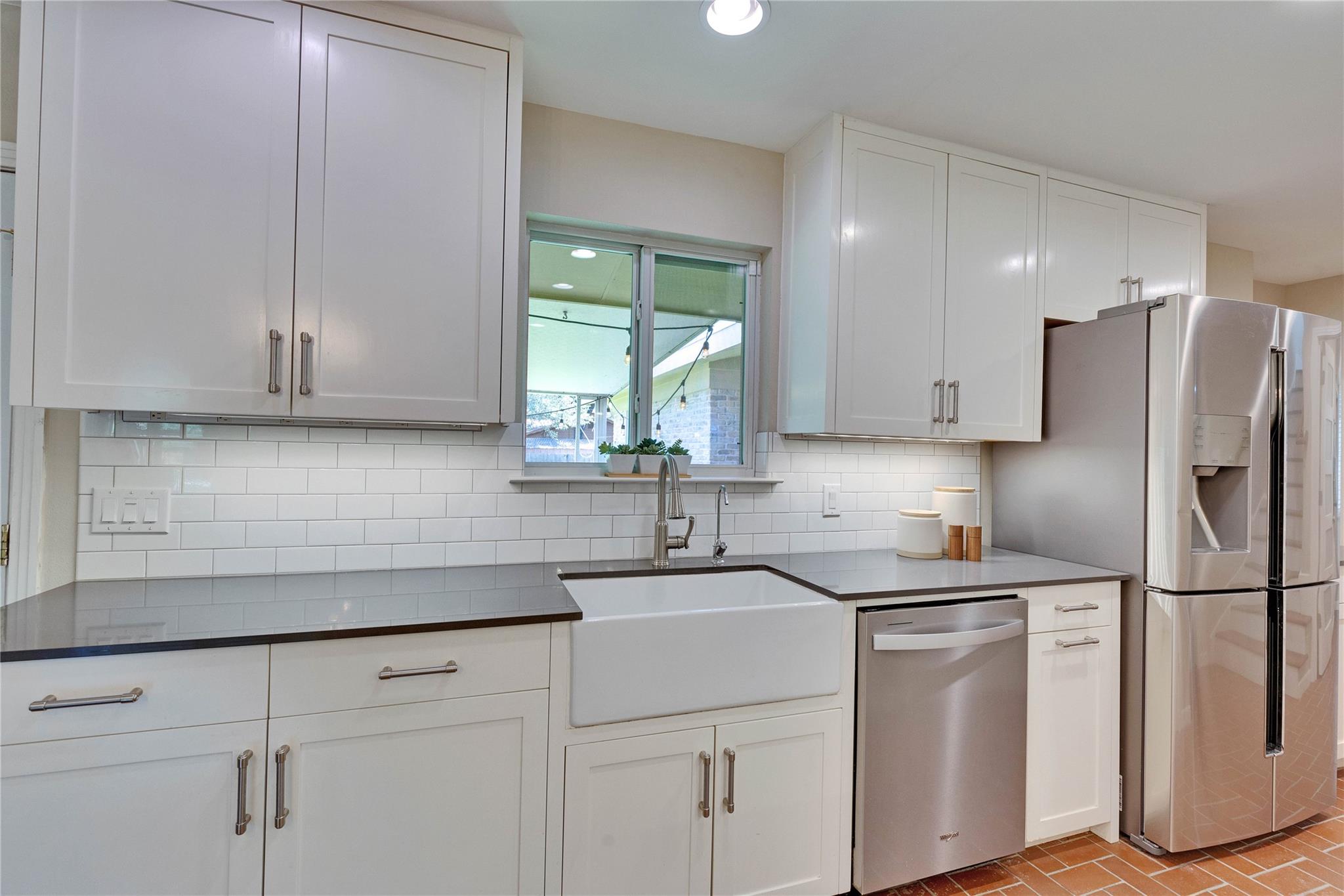 2905 Greenlawn PKWY