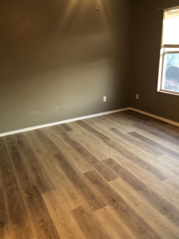 211 N Woodley RD