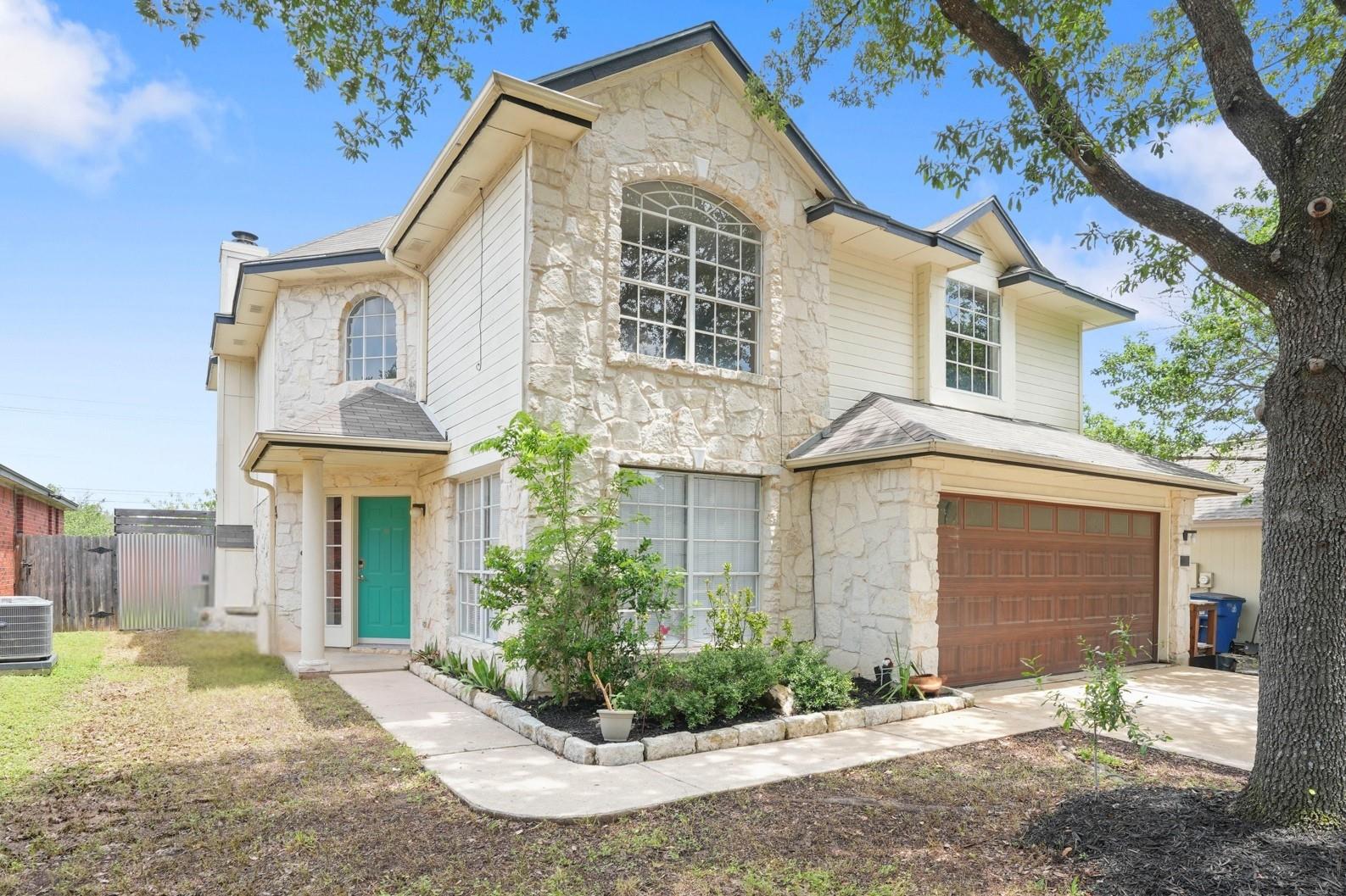 1132 Brecon LN