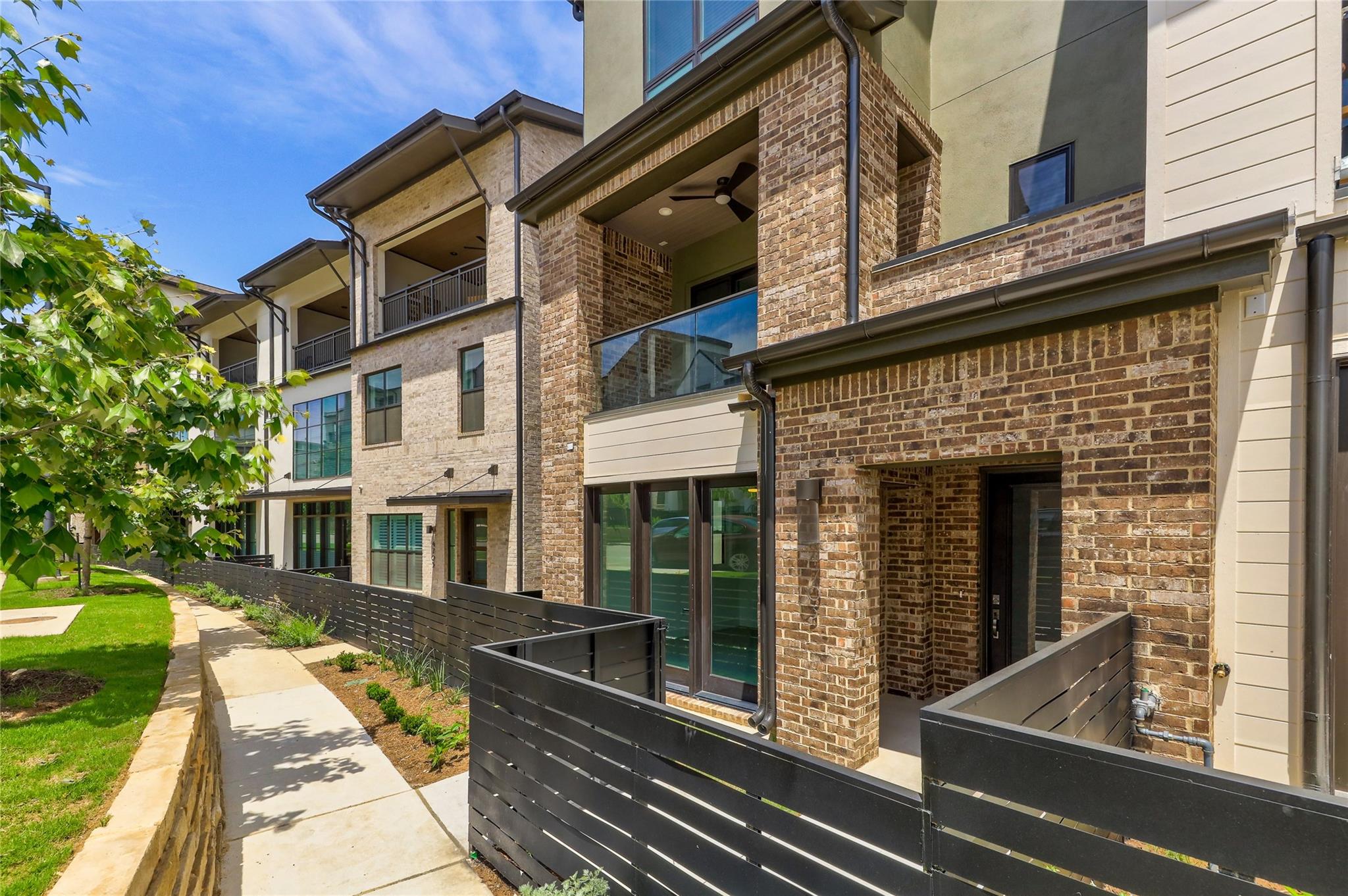 4703 Unity CIR 284