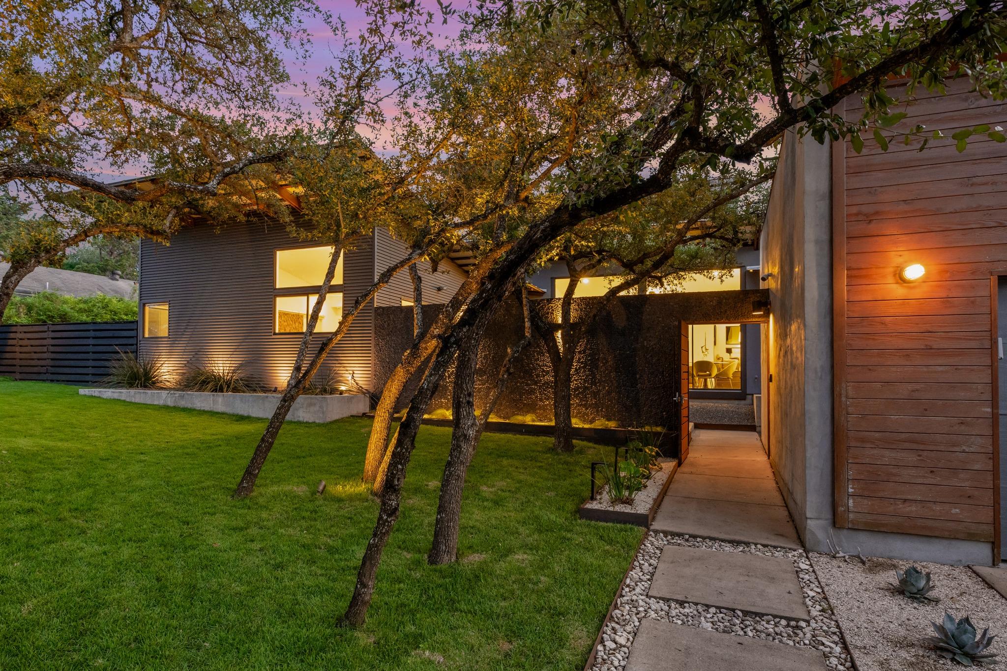 10109 Devereux DR