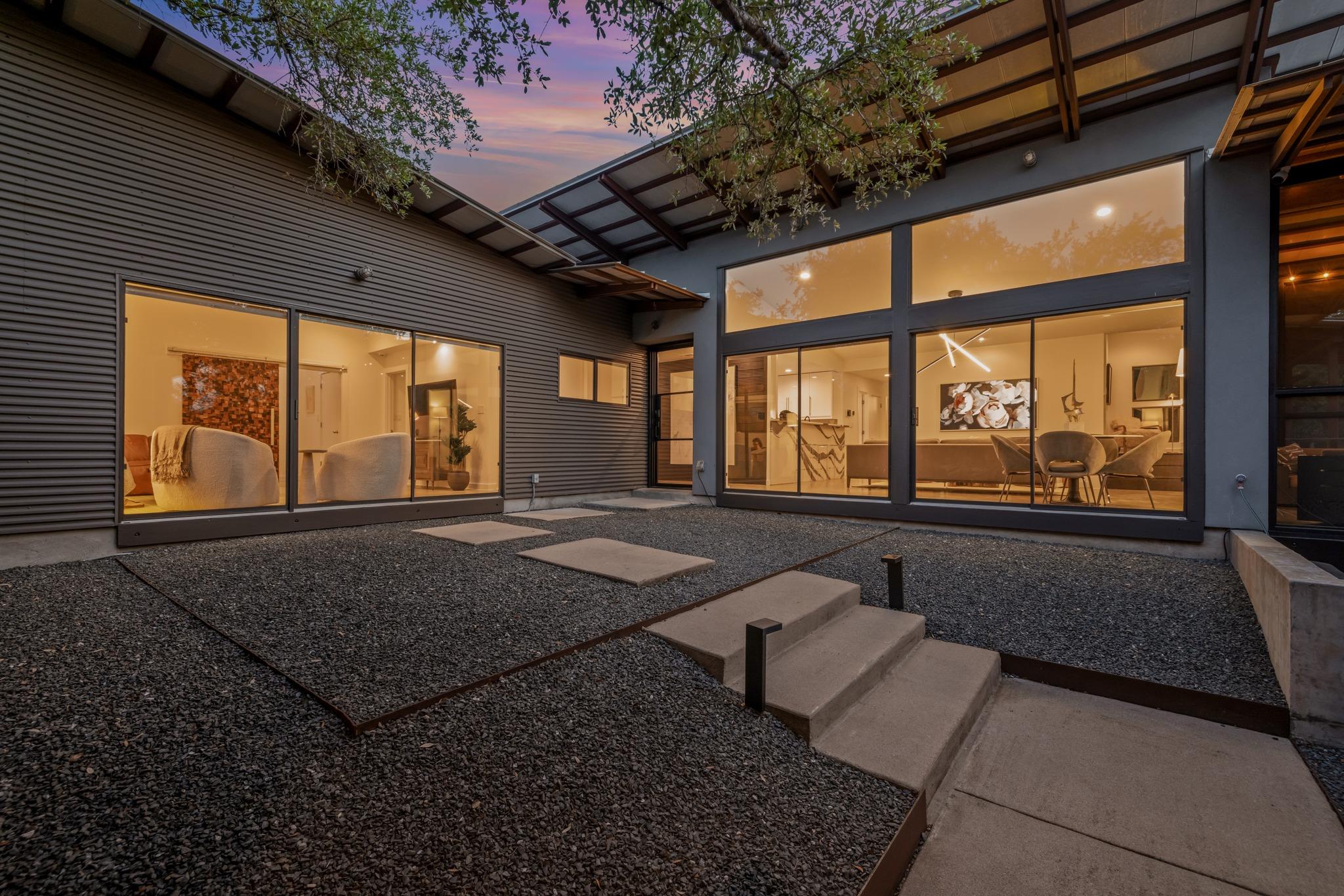 10109 Devereux DR
