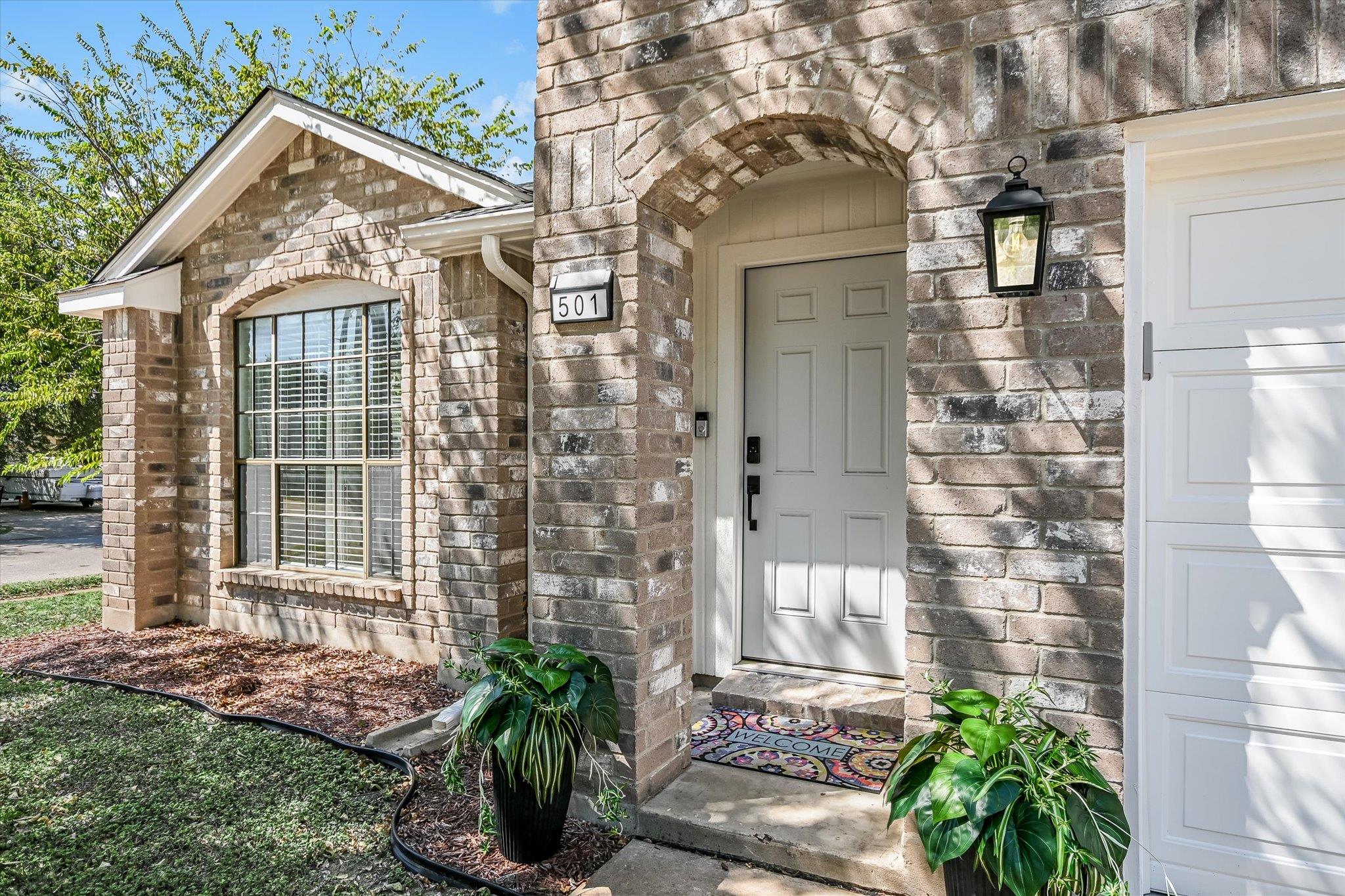 501 Battlecreek LN