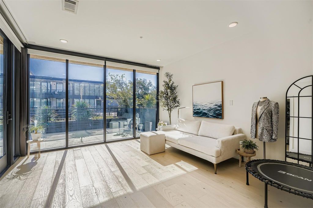 Photo of 1600 S 1st ST #201, Austin, TX 78704 (MLS # 6743163)