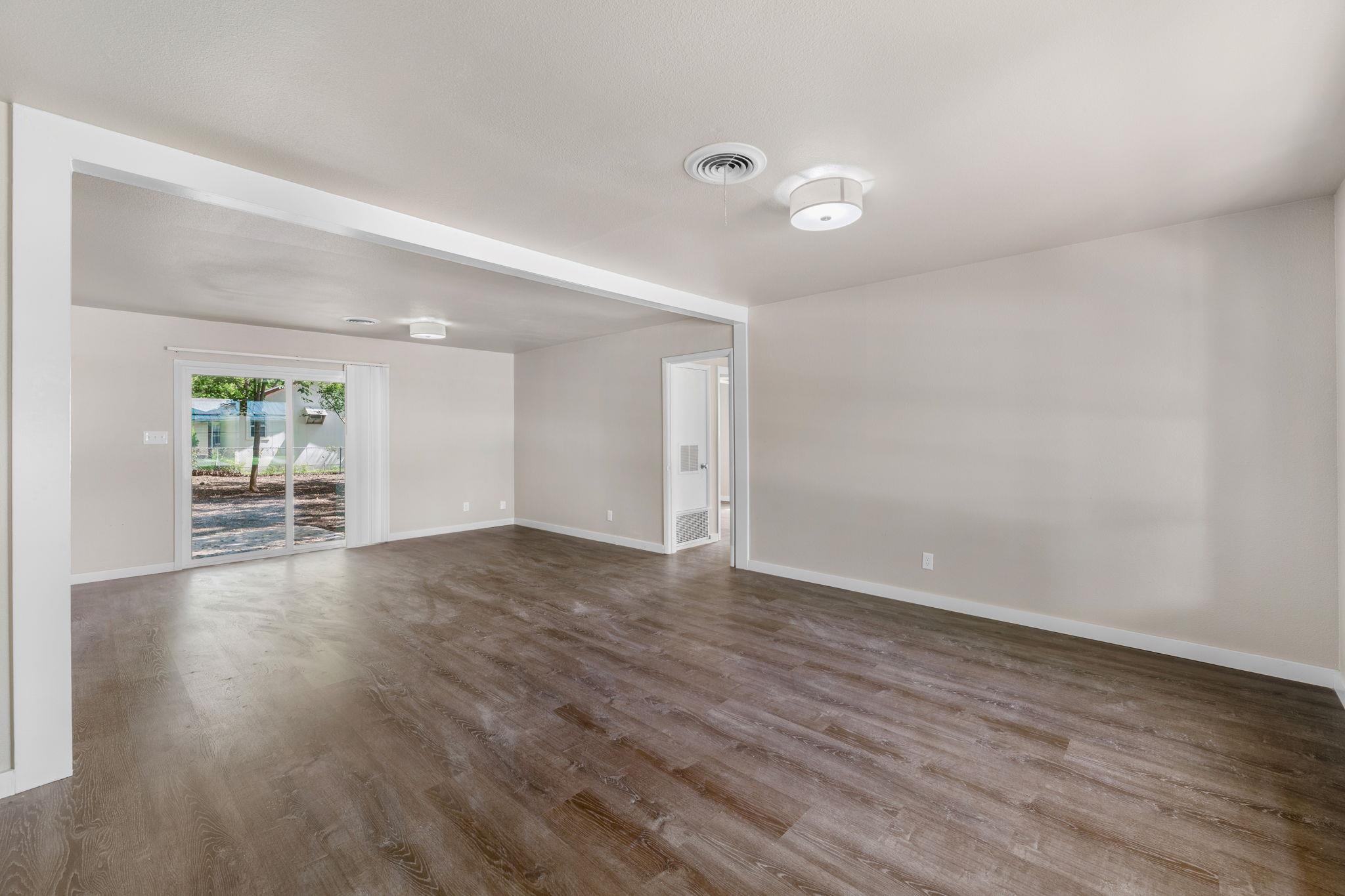 5302 Robinsdale LN
