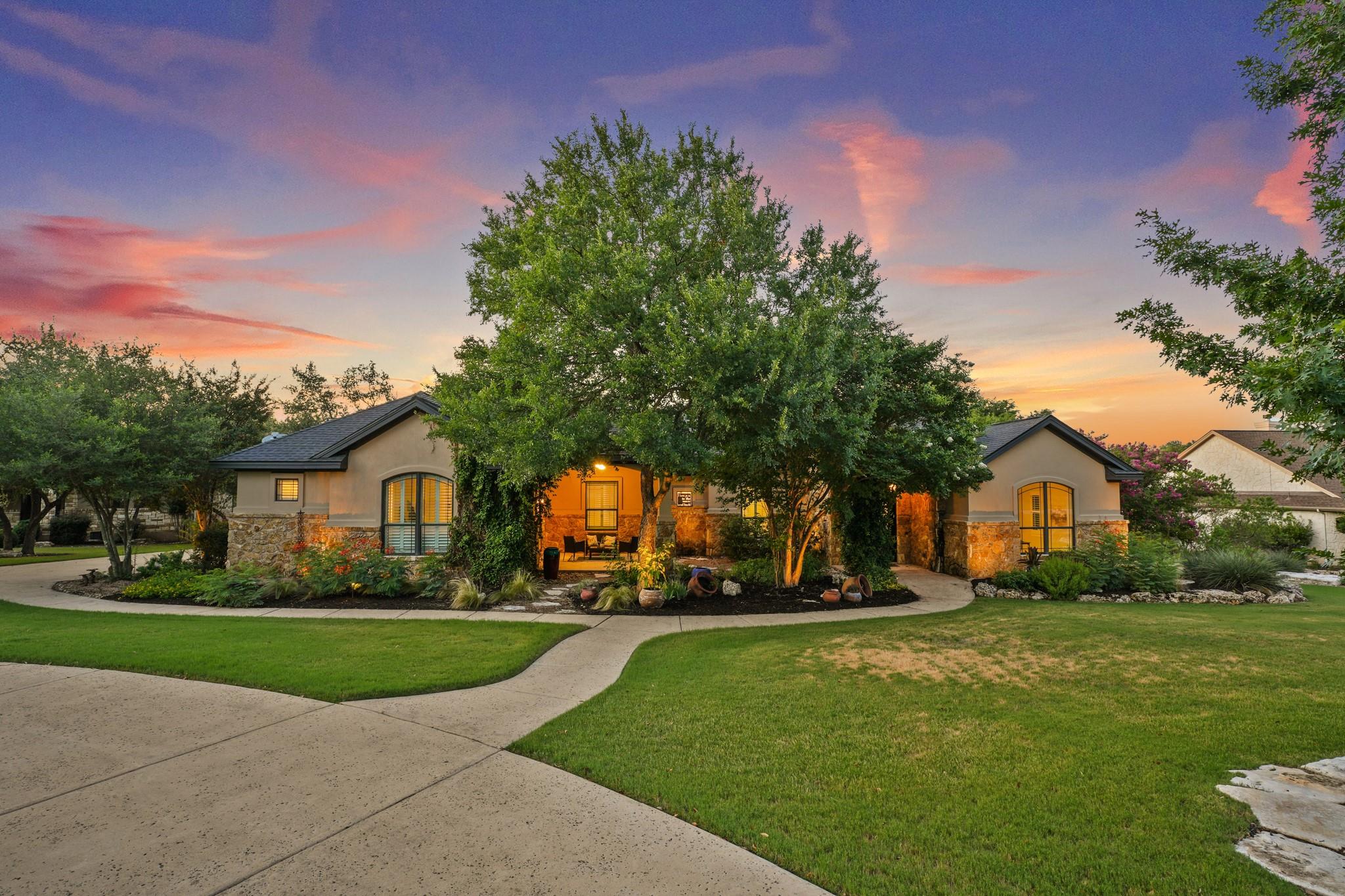 106 Cactus Bend CV