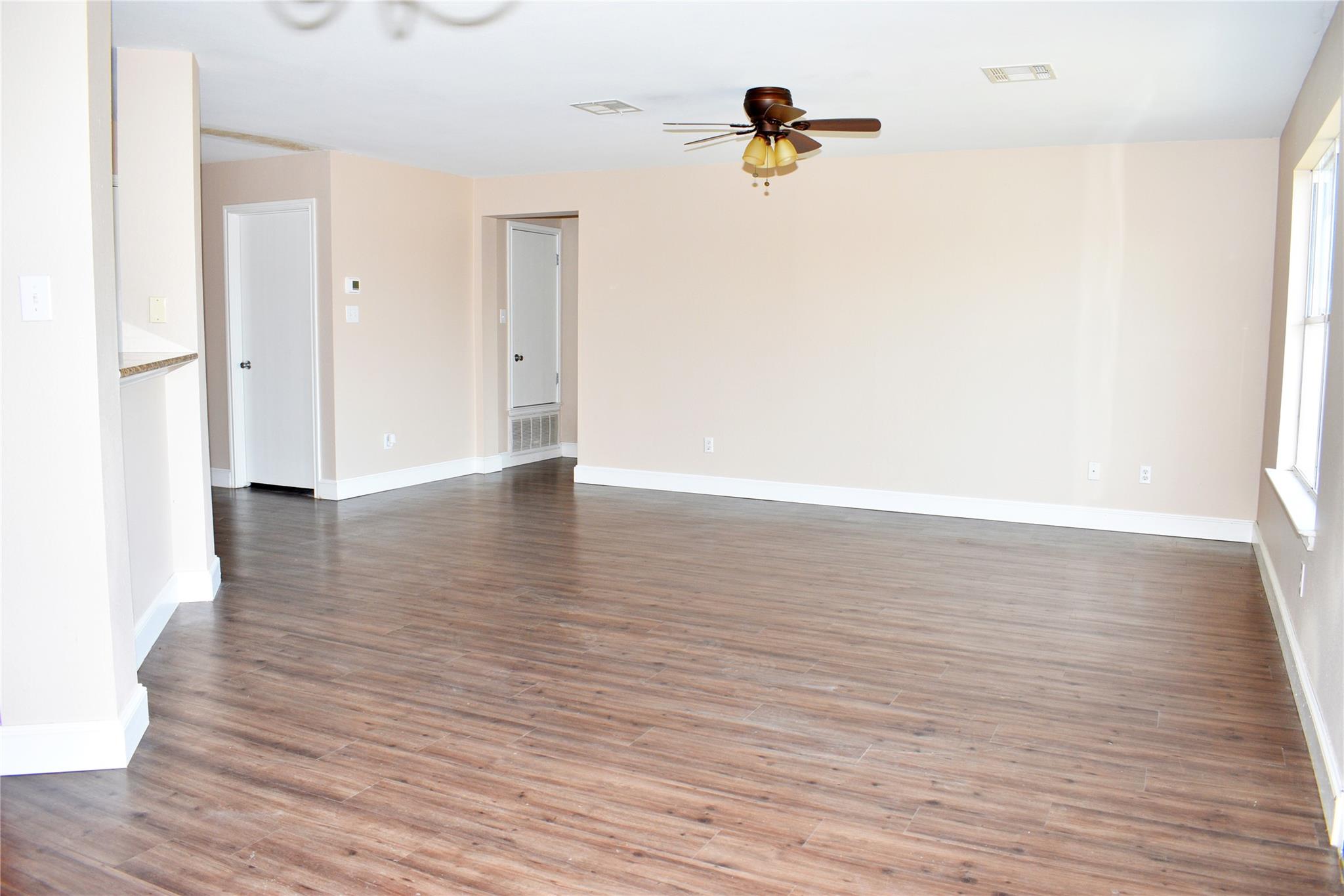 804 Lavaca LOOP