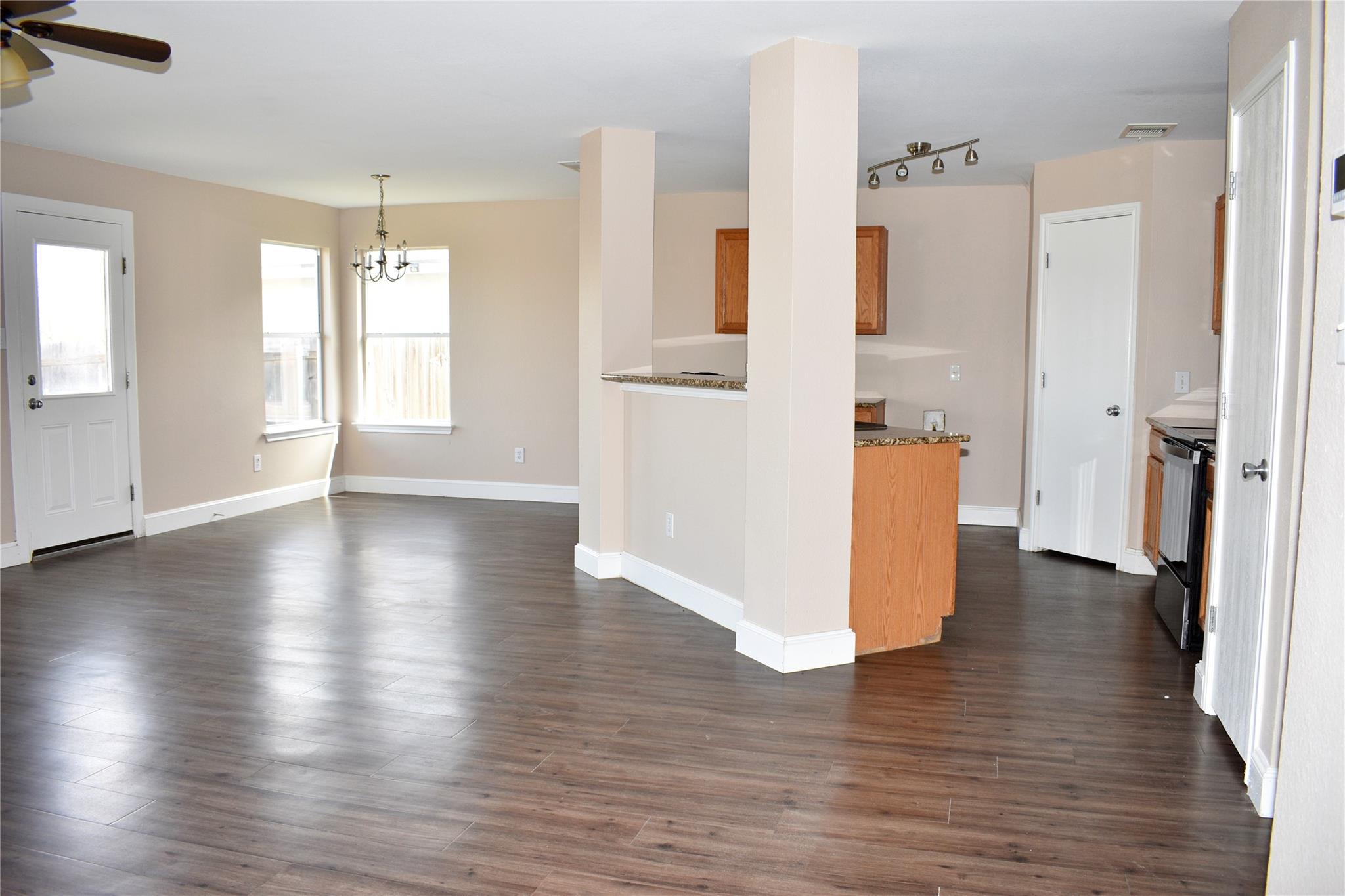 804 Lavaca LOOP