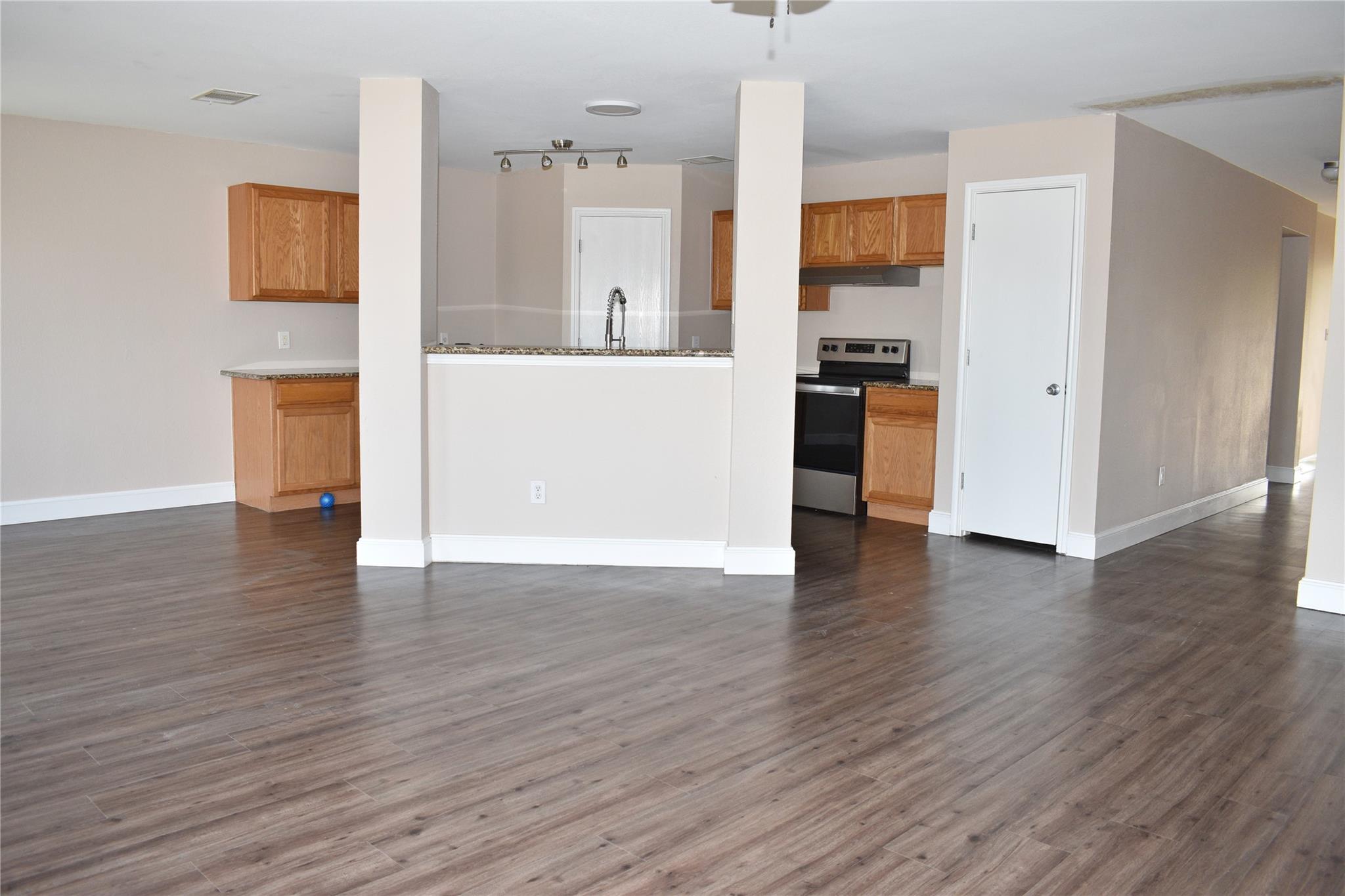 804 Lavaca LOOP