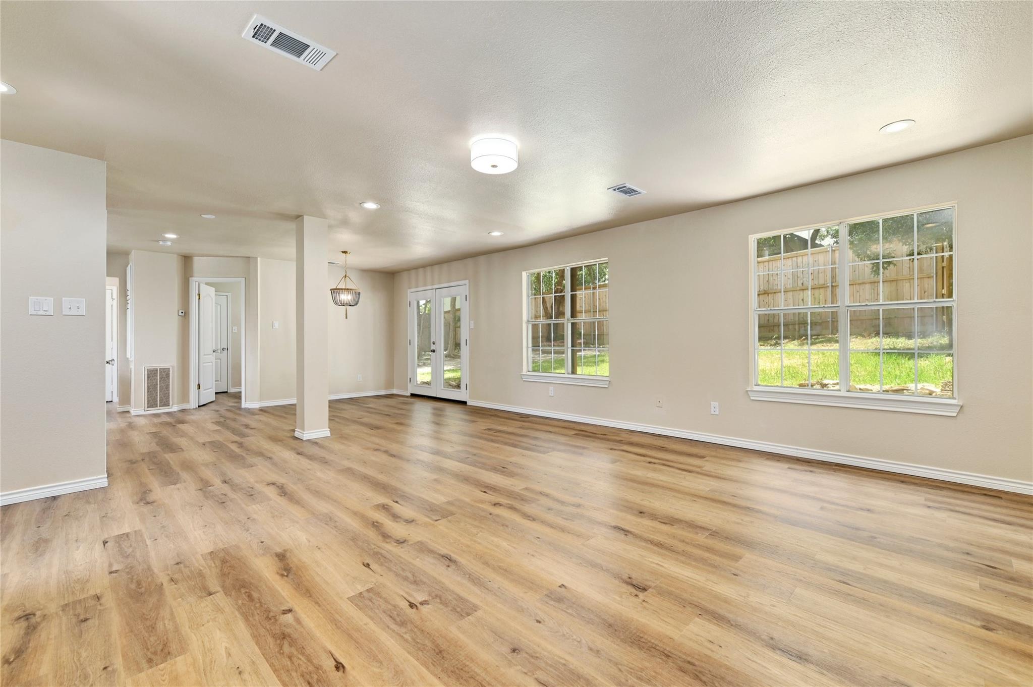 2811 Mecca RD