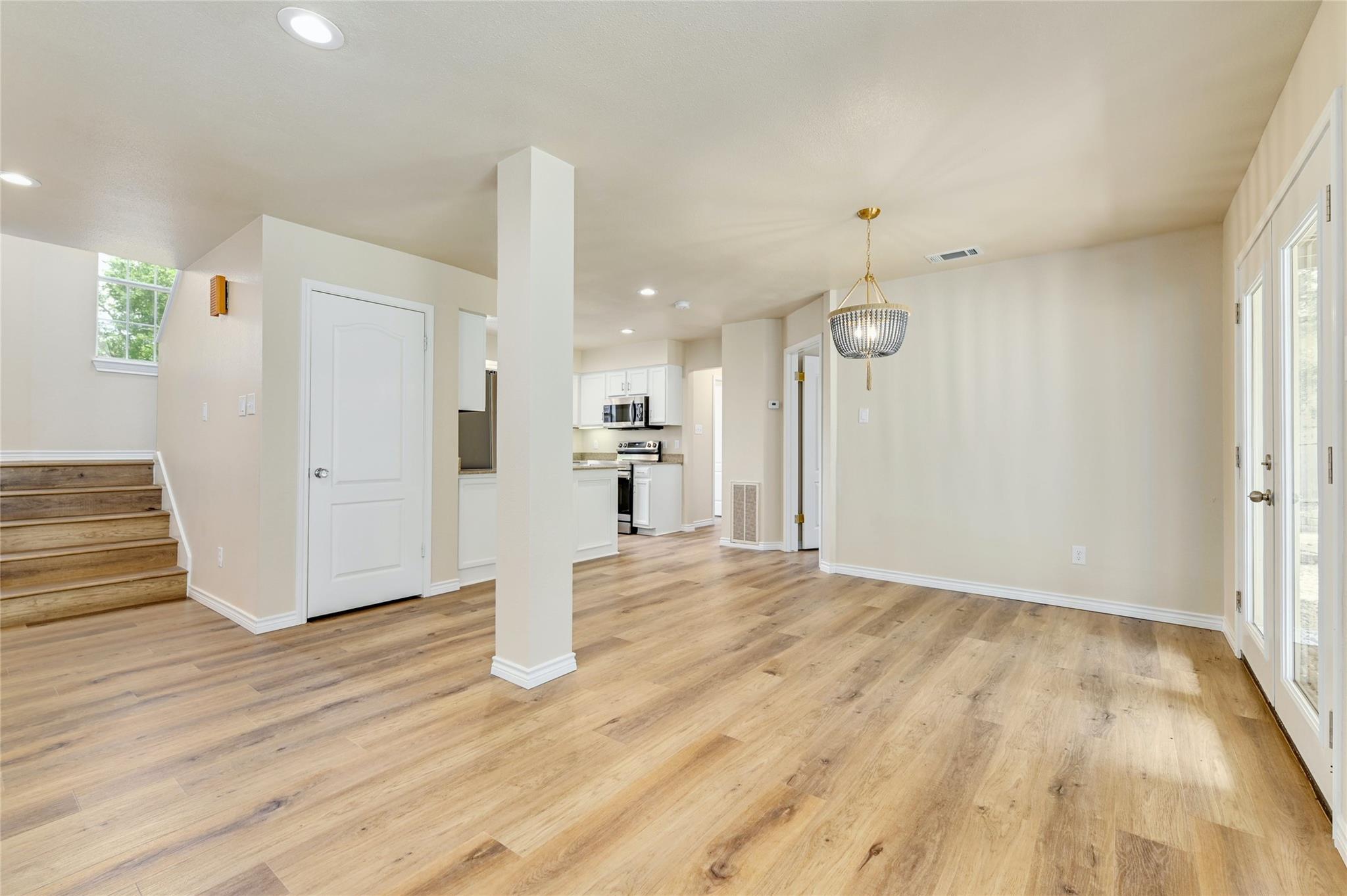 2811 Mecca RD