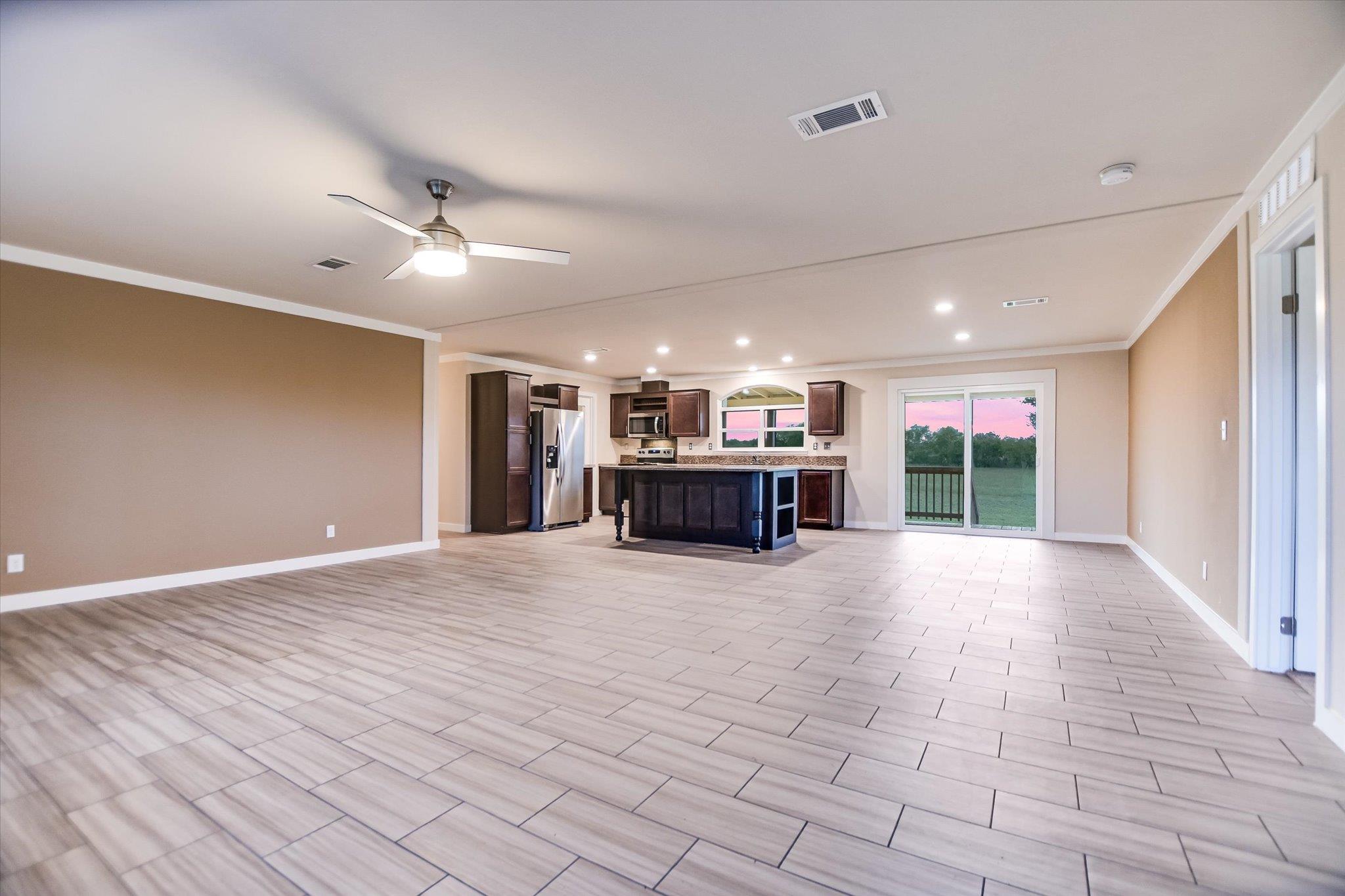 202 Lazy River LN