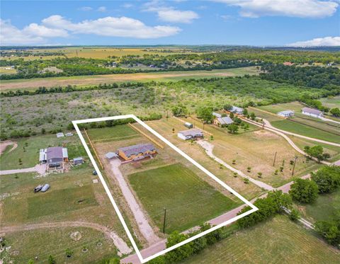 202 Lazy River LN Elgin TX 78621